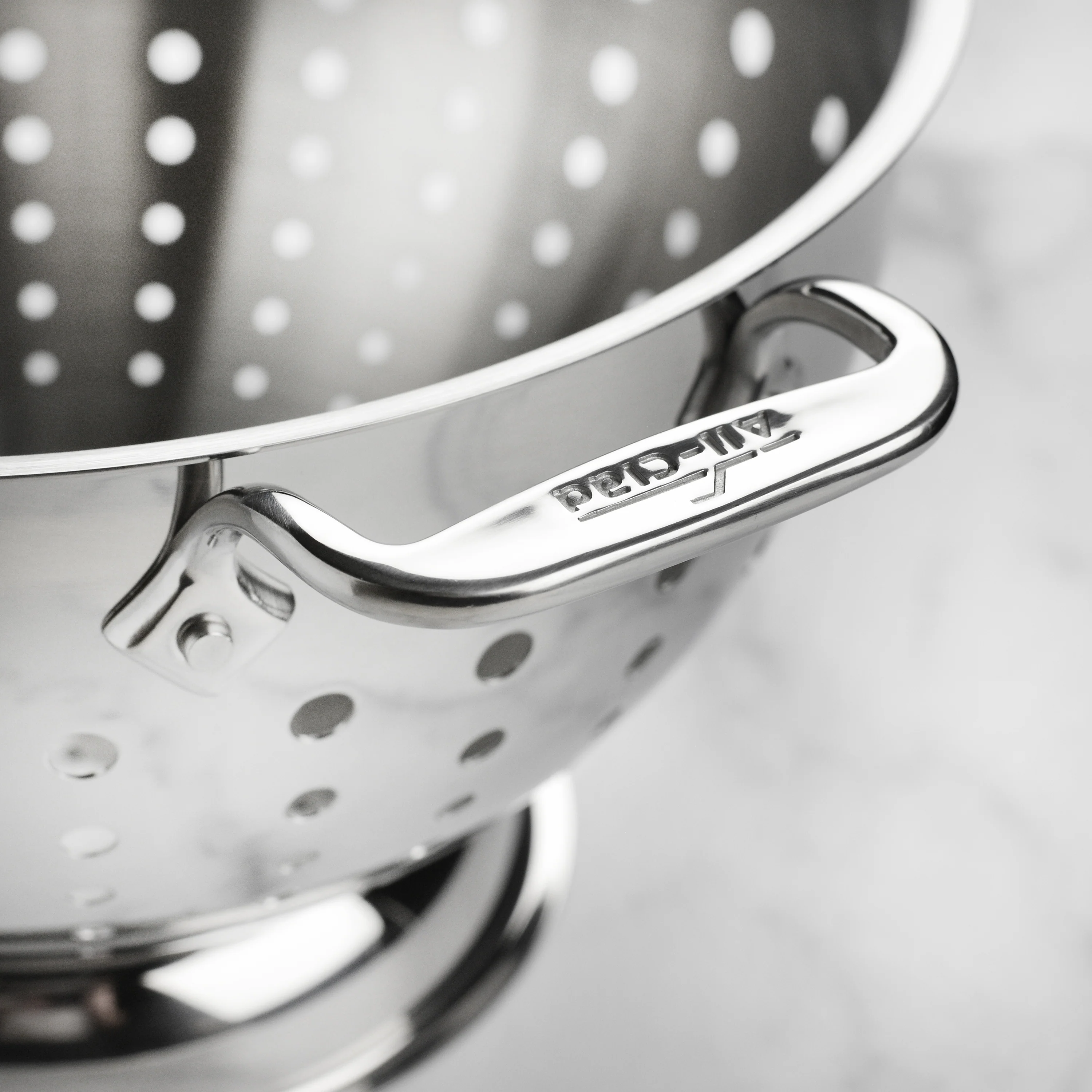 All-Clad 5-quart Colander - Image 5