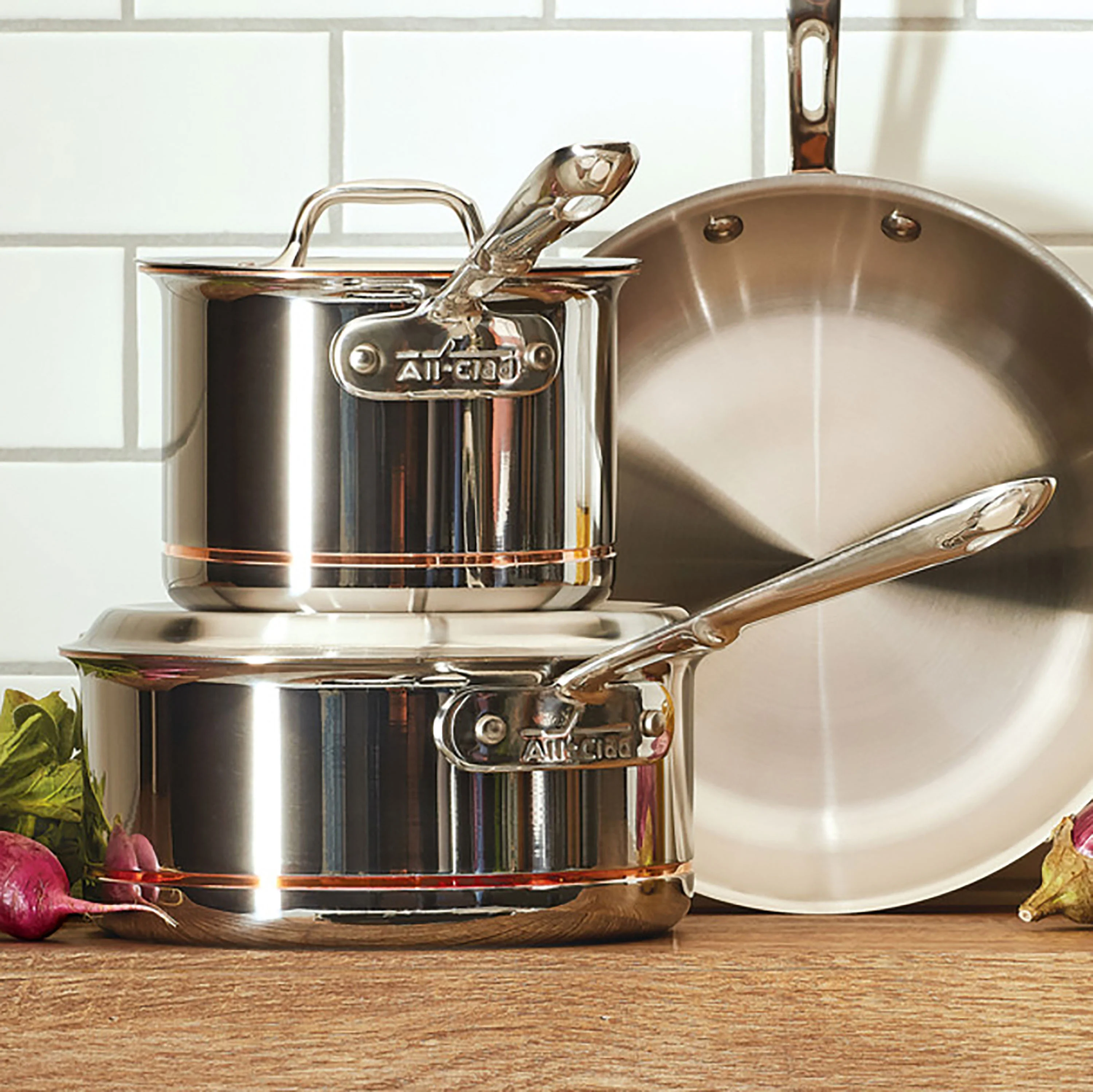 All-Clad Copper Core 2-quart Saucepan - Image 4