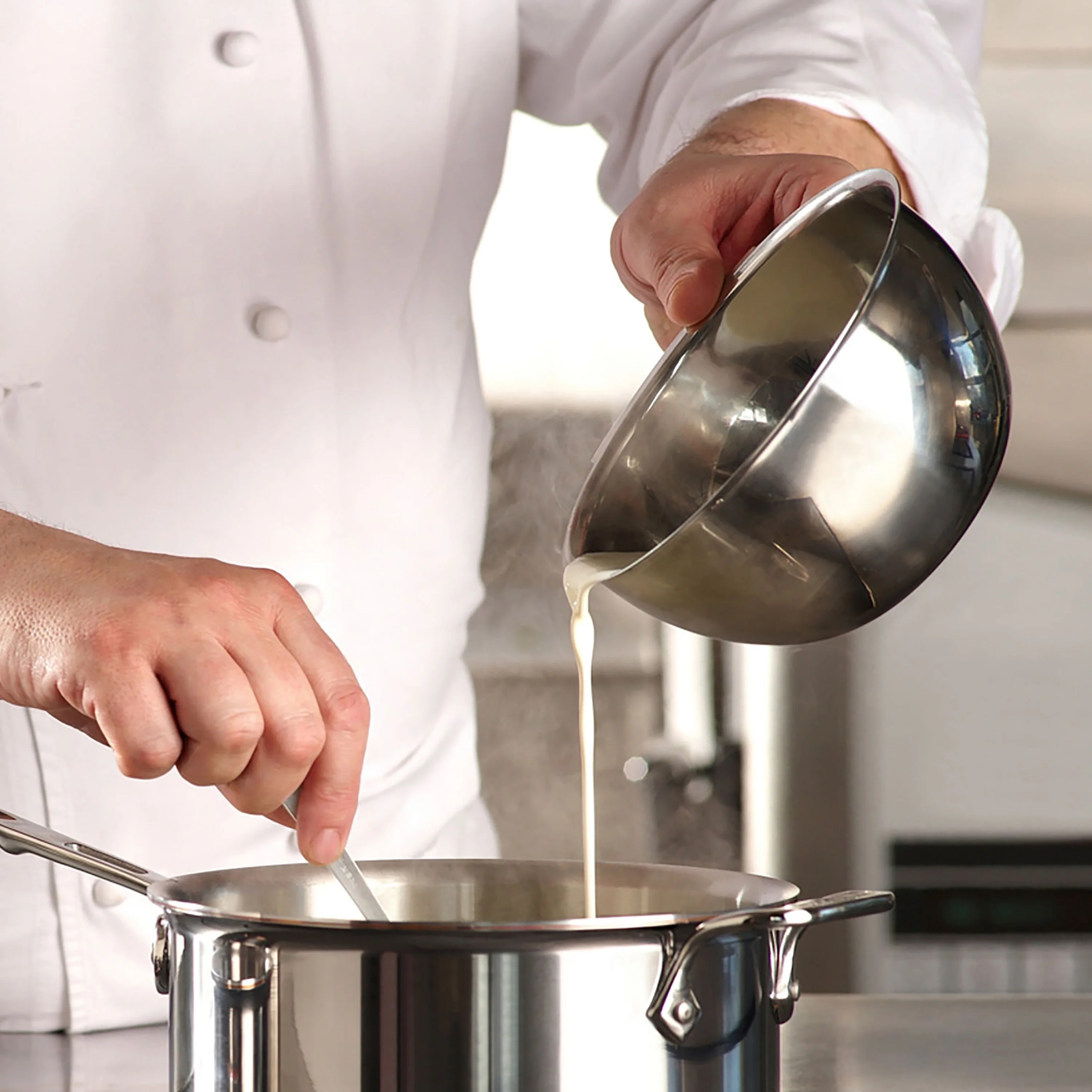 All-Clad Copper Core 4-quart Saucepan - Image 5