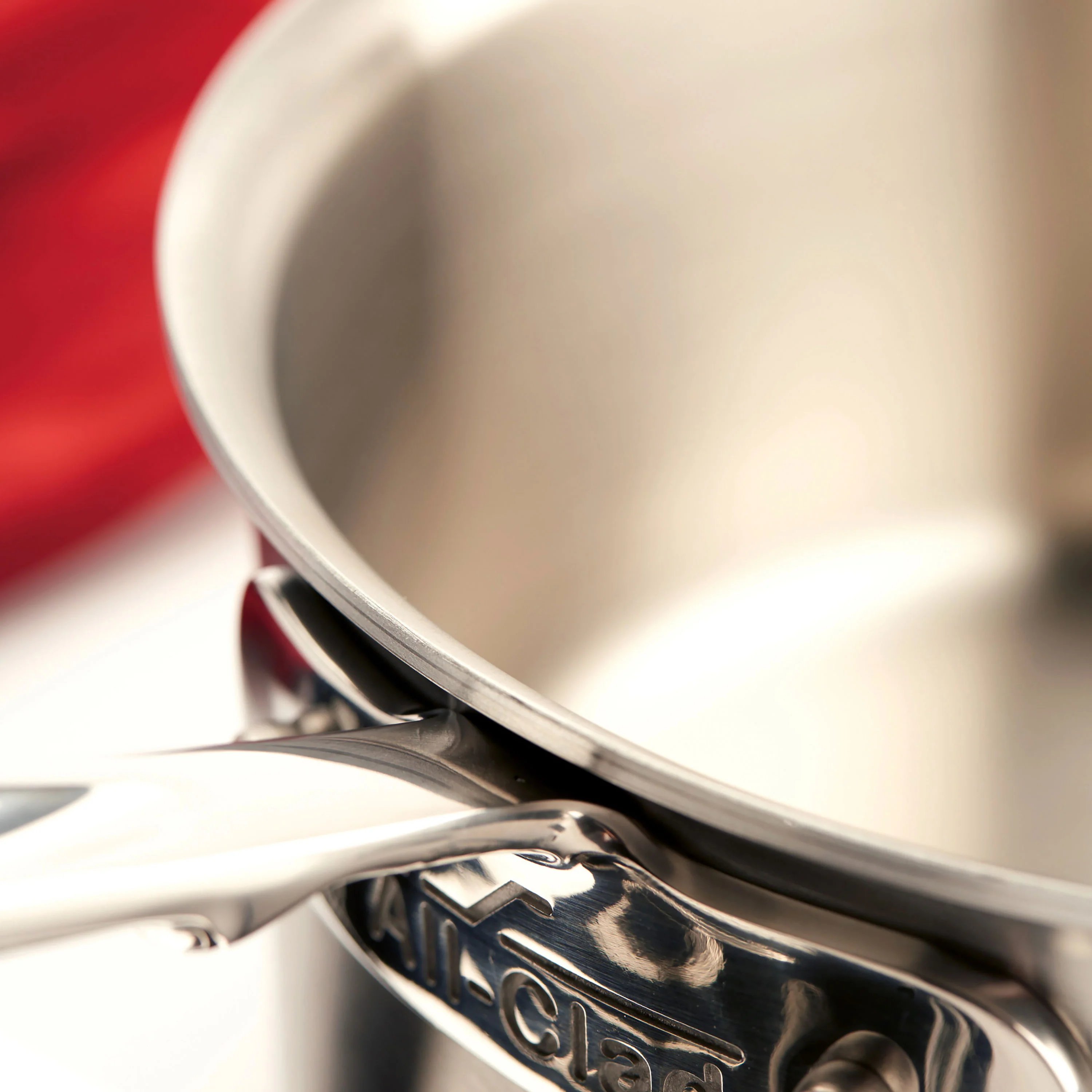 All-Clad d5 Brushed Stainless 1.5-quart Saucepan - Image 4