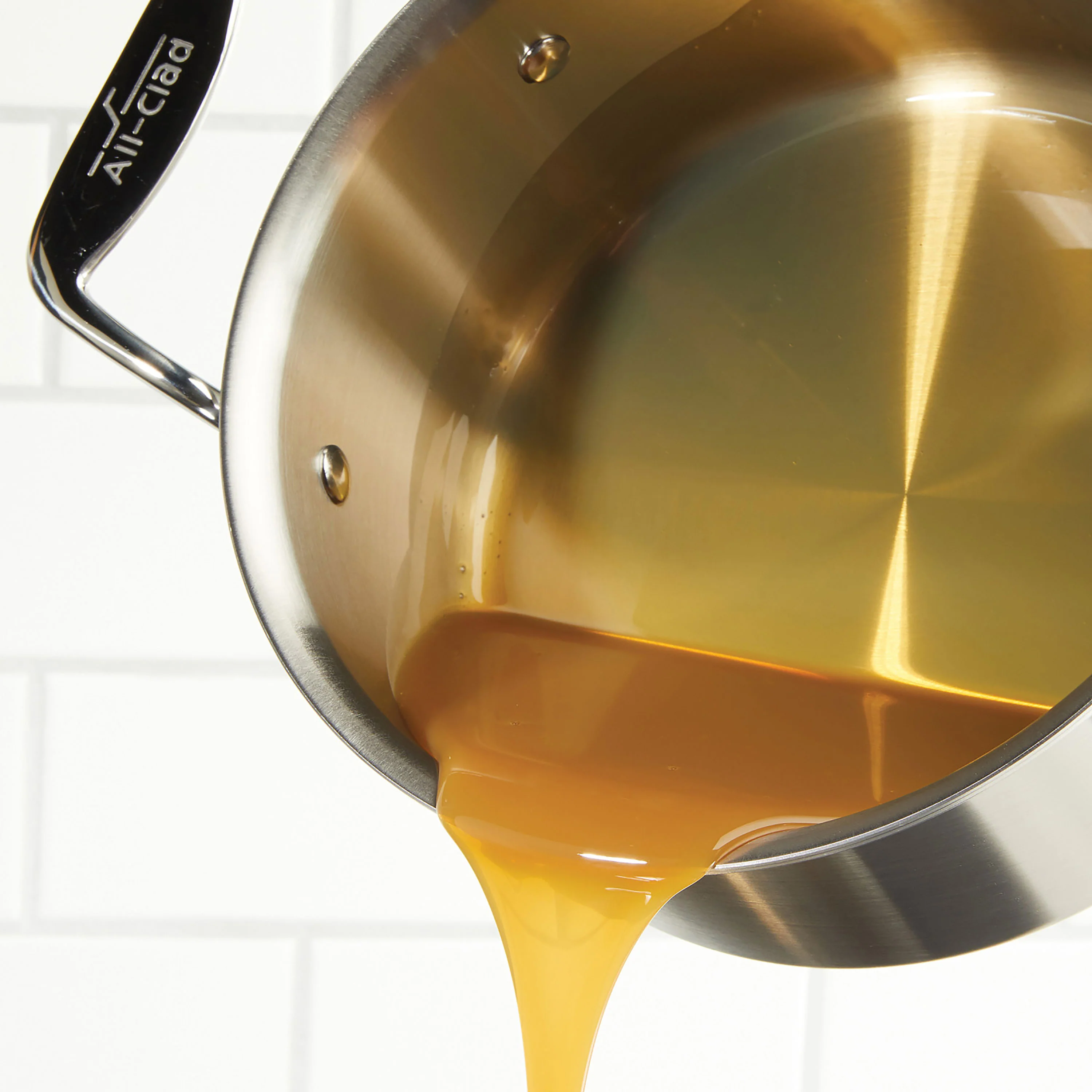 All-Clad d5 Brushed Stainless 4-quart Soup Pot - Image 5