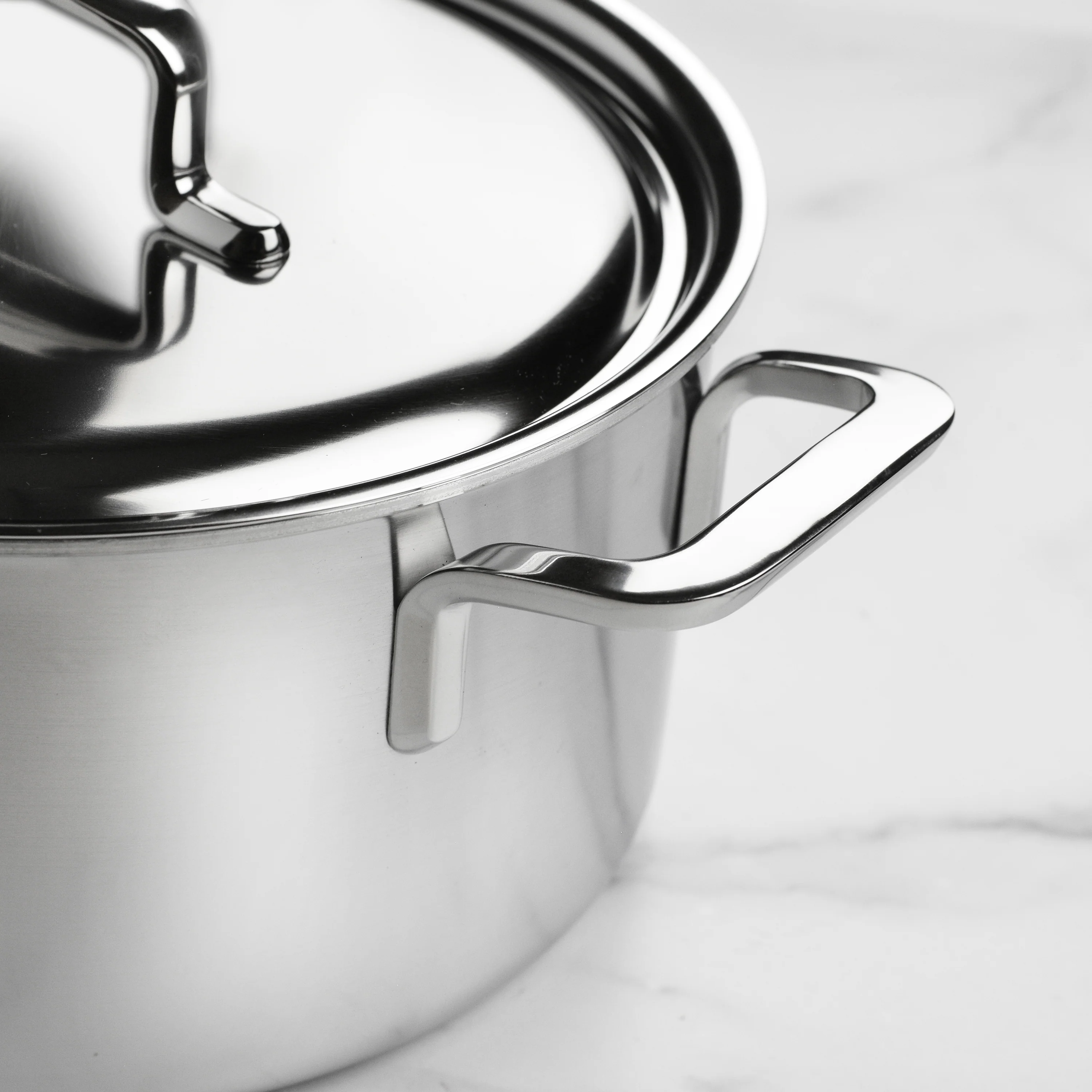 Demeyere 5-Plus 5.5-quart Stainless Steel Dutch Oven - Image 3