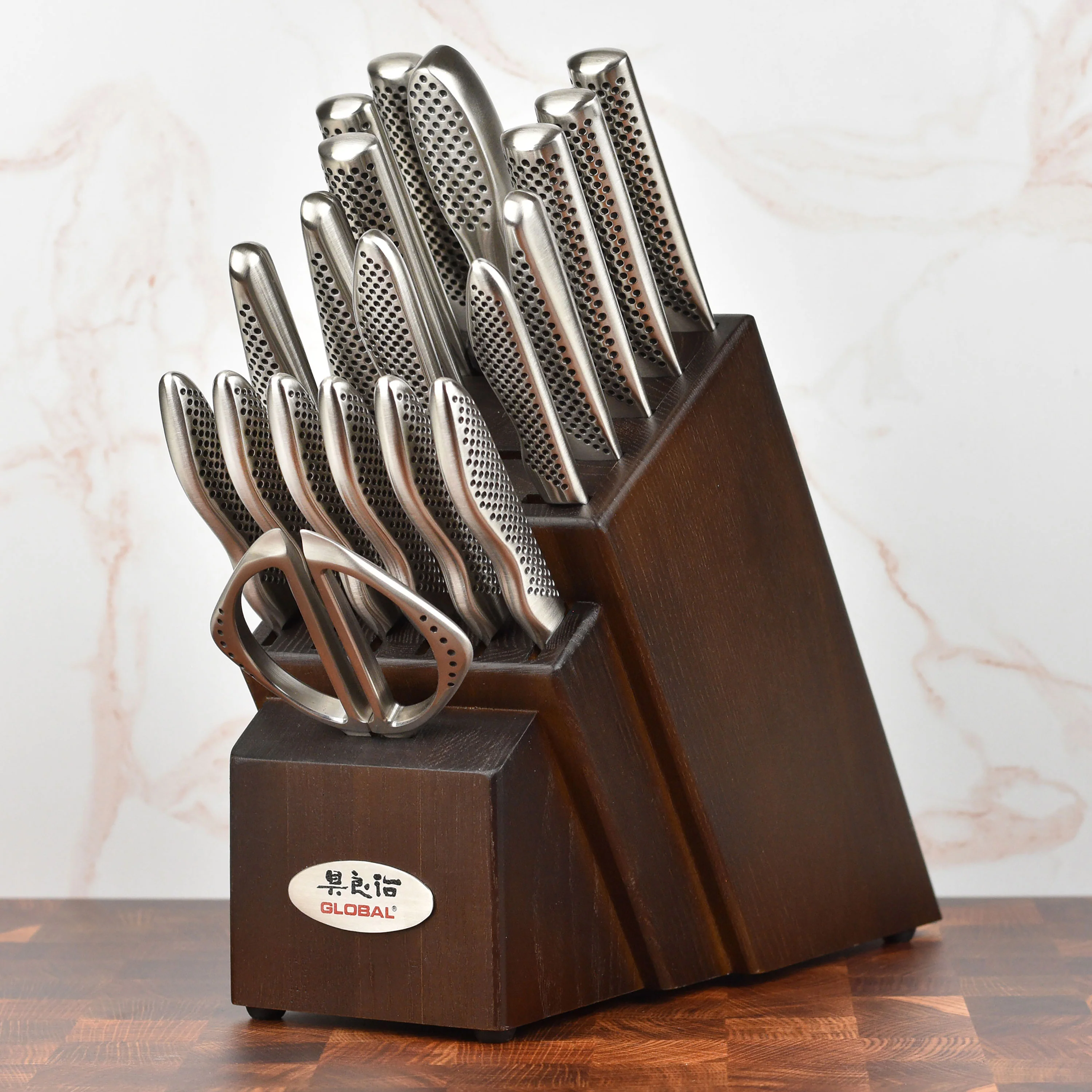 Global 8" Hollow Edge Carving Knife - Image 7