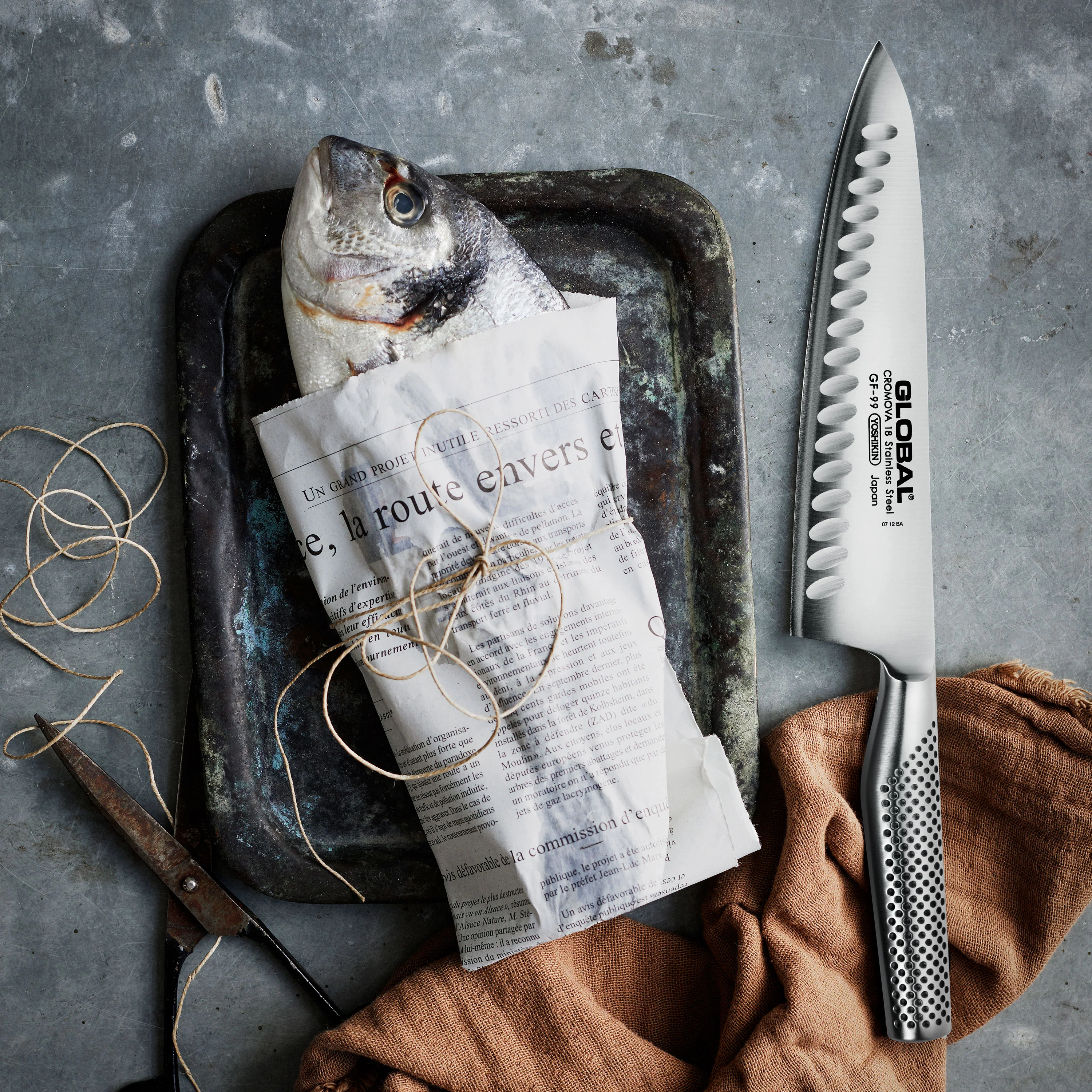 Global Model X 8" Hollow Edge Chef's Knife - Image 3