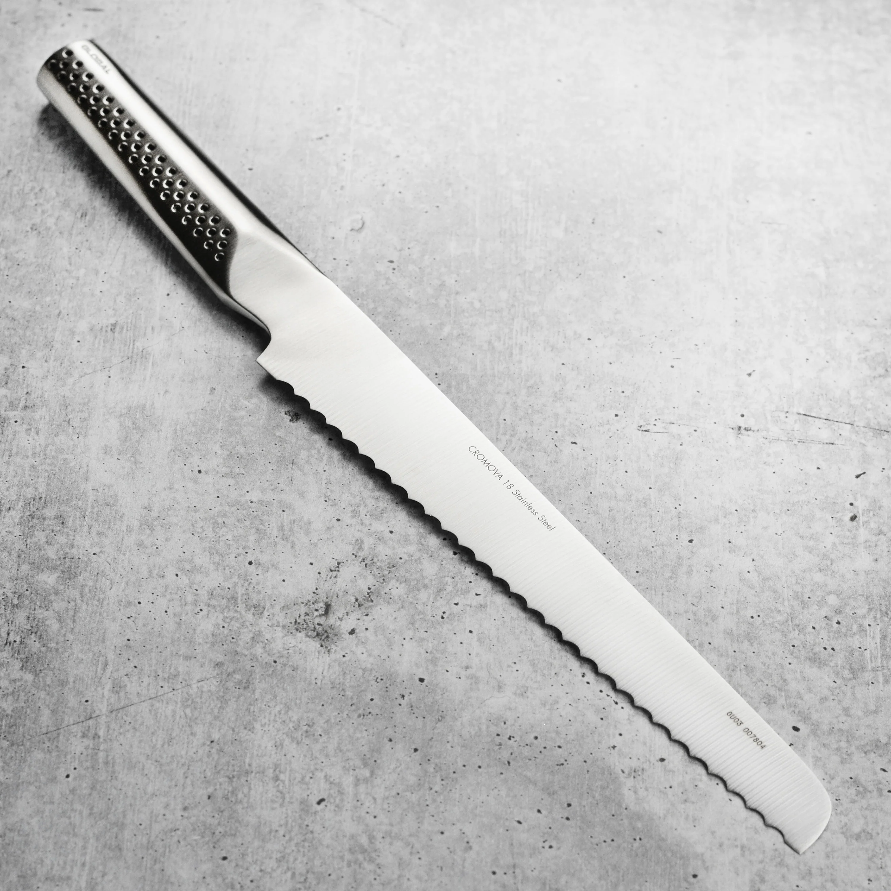 Global Ukon 9" Bread Knife - Image 5