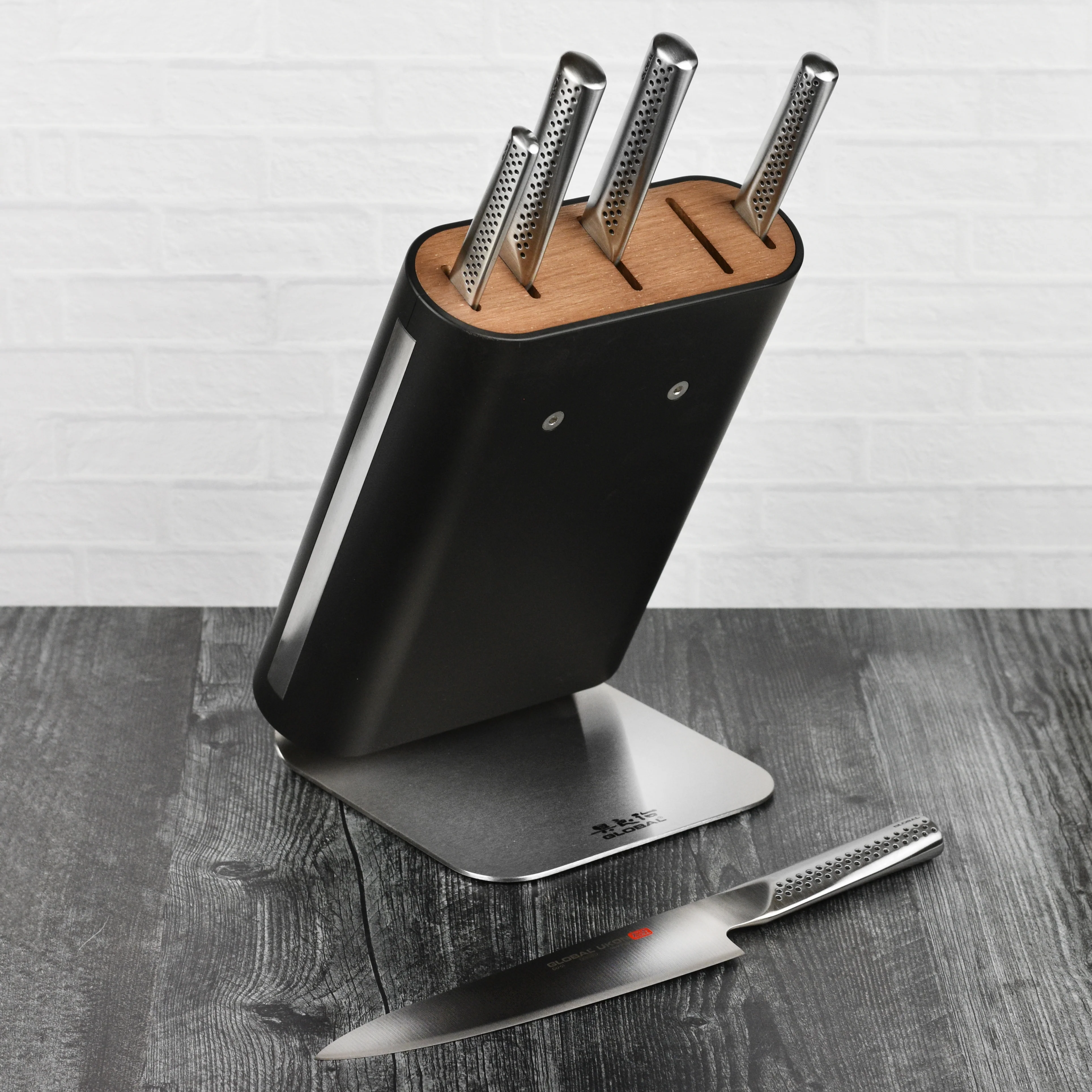 Global Ukon 8" Chef's Knife - Image 7