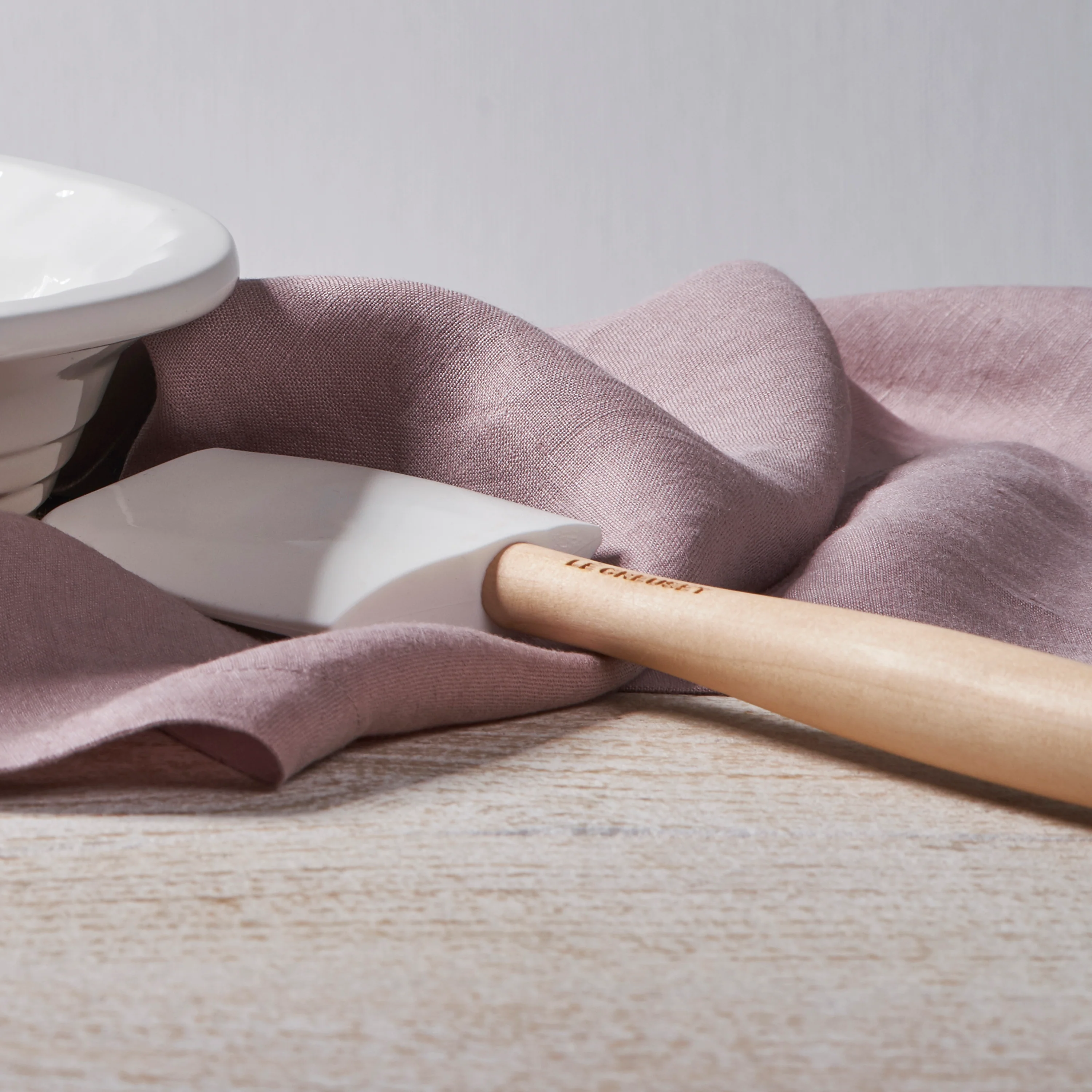 Le Creuset 5 Piece White Silicone Utensil Set - Image 4