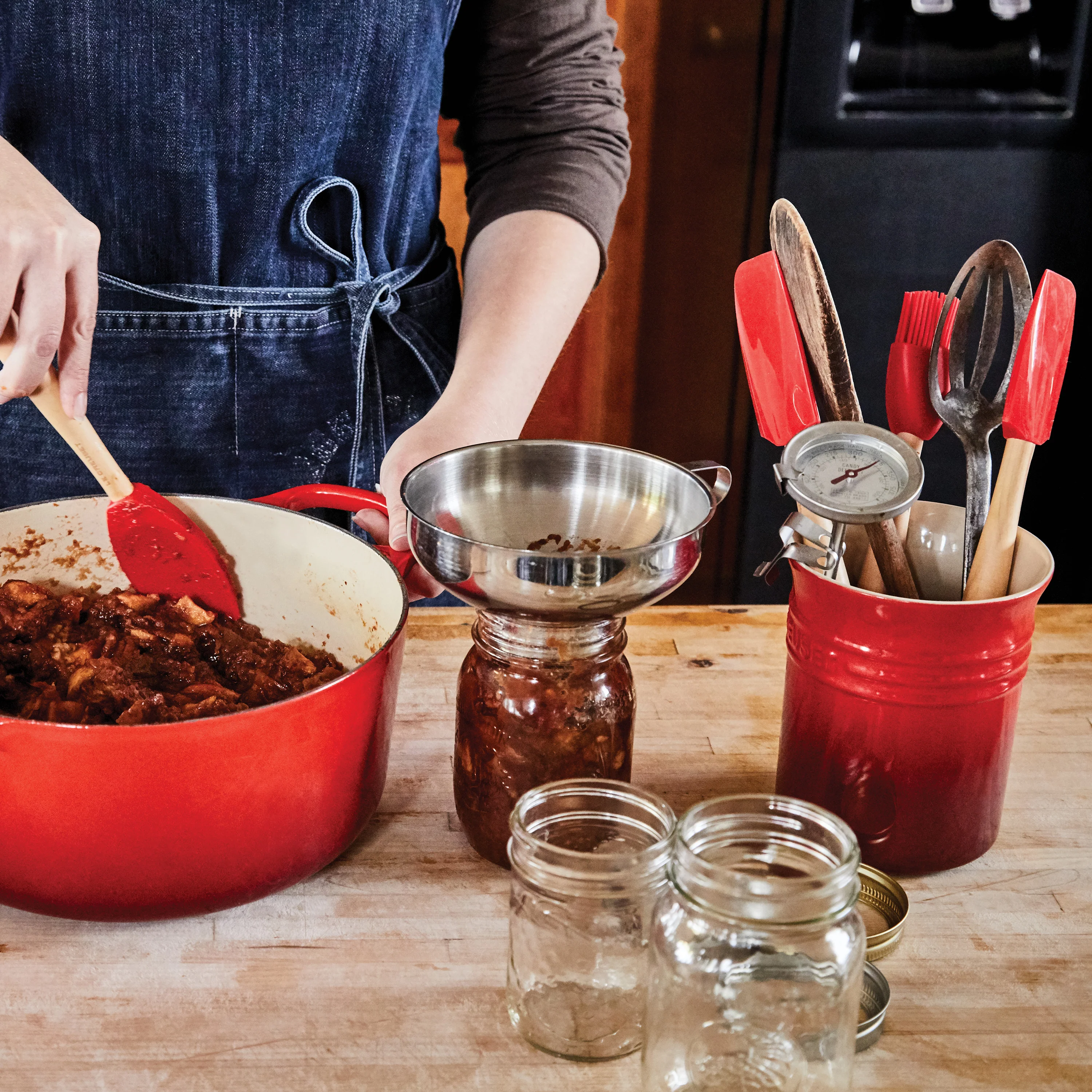 Le Creuset 5 Piece Cerise Silicone Utensil Set - Image 5