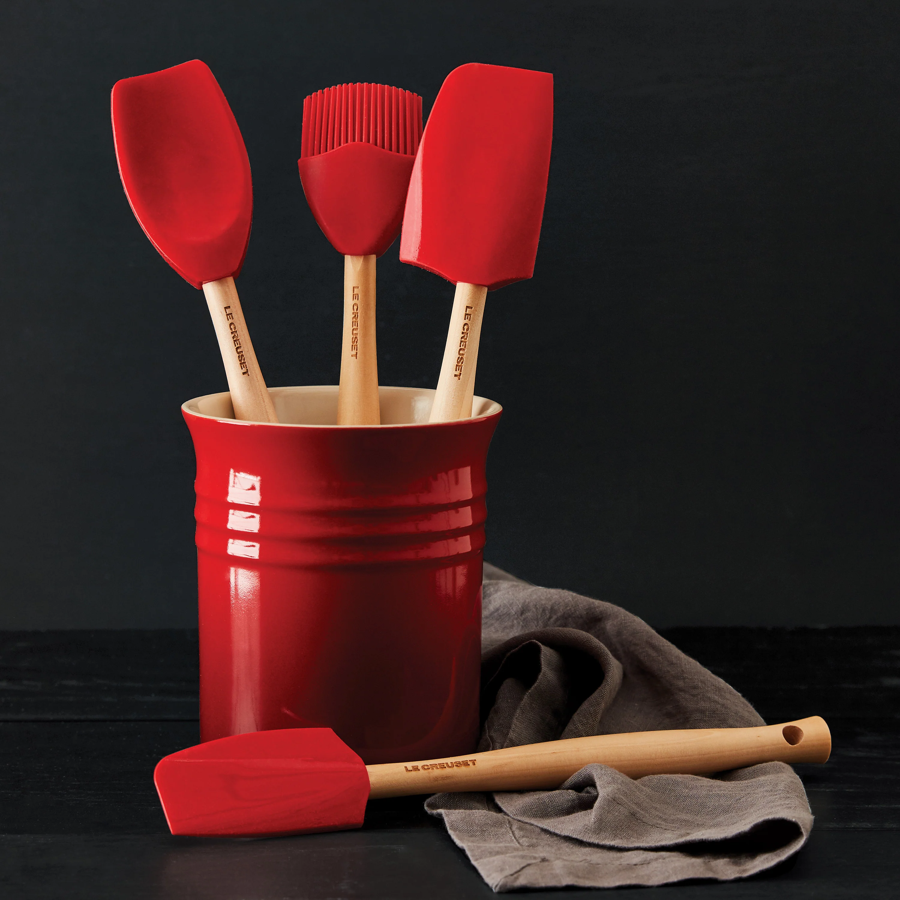 Le Creuset 5 Piece Cerise Silicone Utensil Set - Image 6