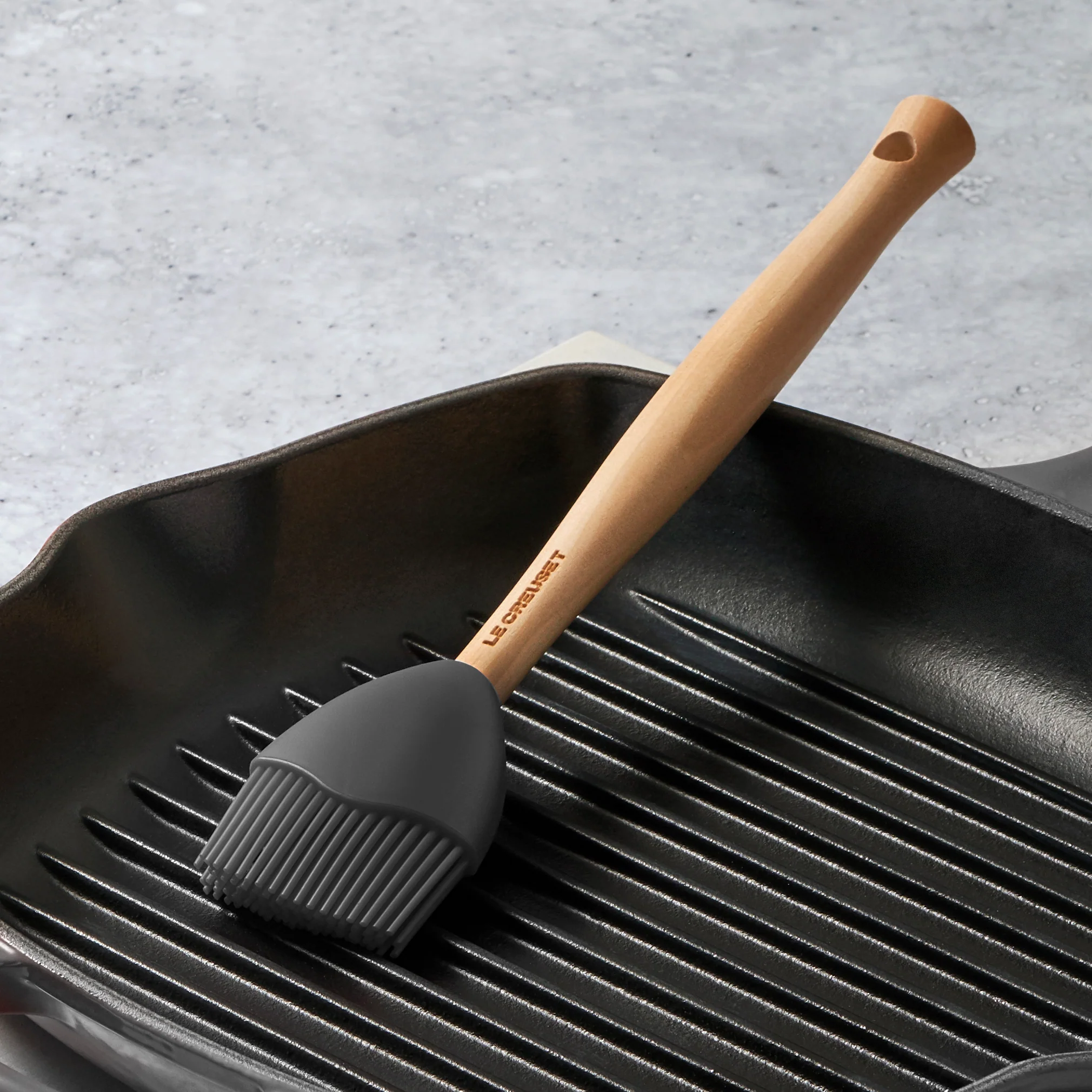 Le Creuset 5 Piece Oyster Silicone Utensil Set - Image 4