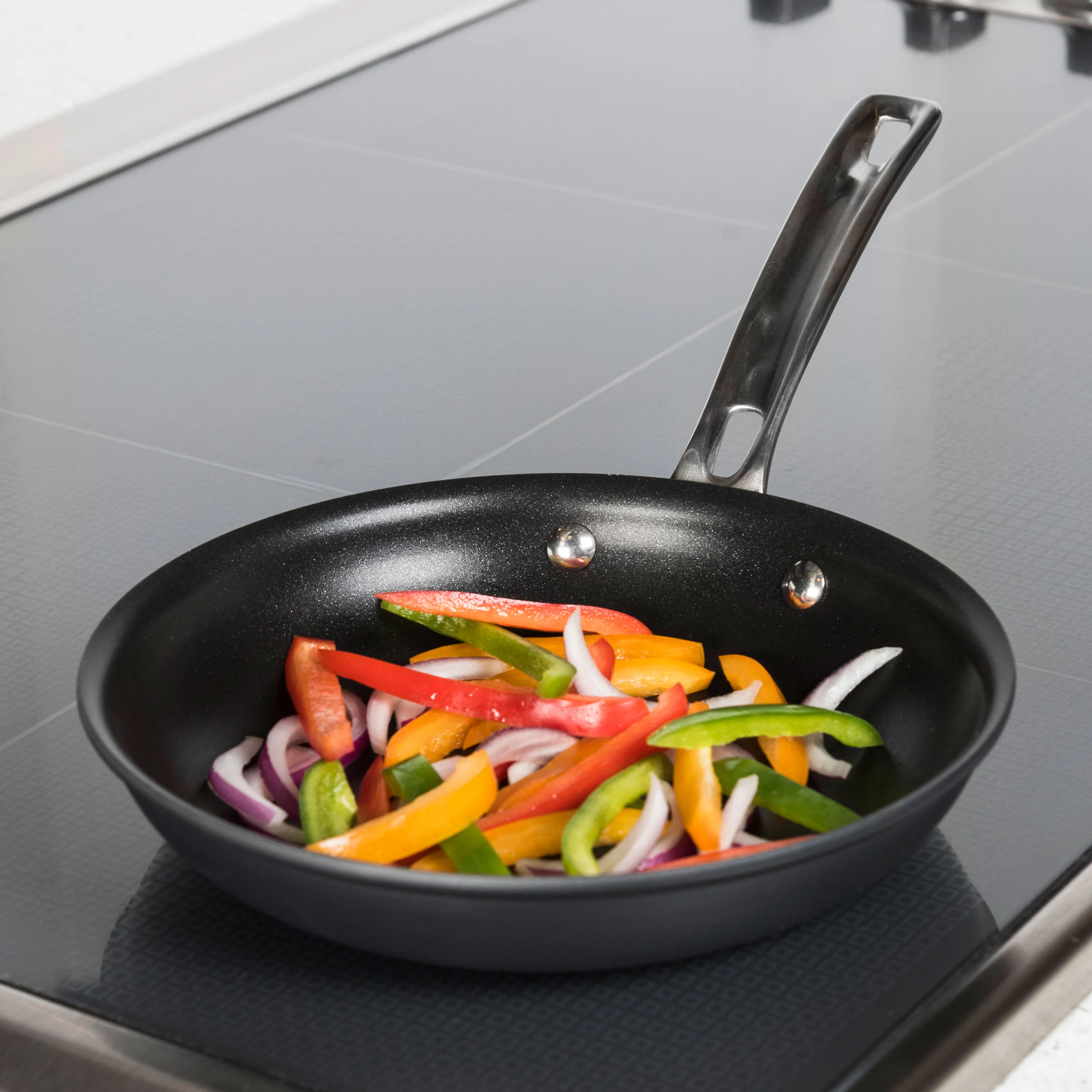 Viking Hard Anodized Nonstick 3 Piece Skillet Set - Image 3